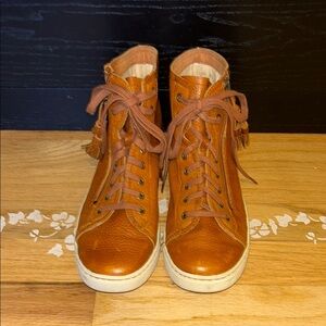 UGG Brown High-top Zipper Sneakers W9